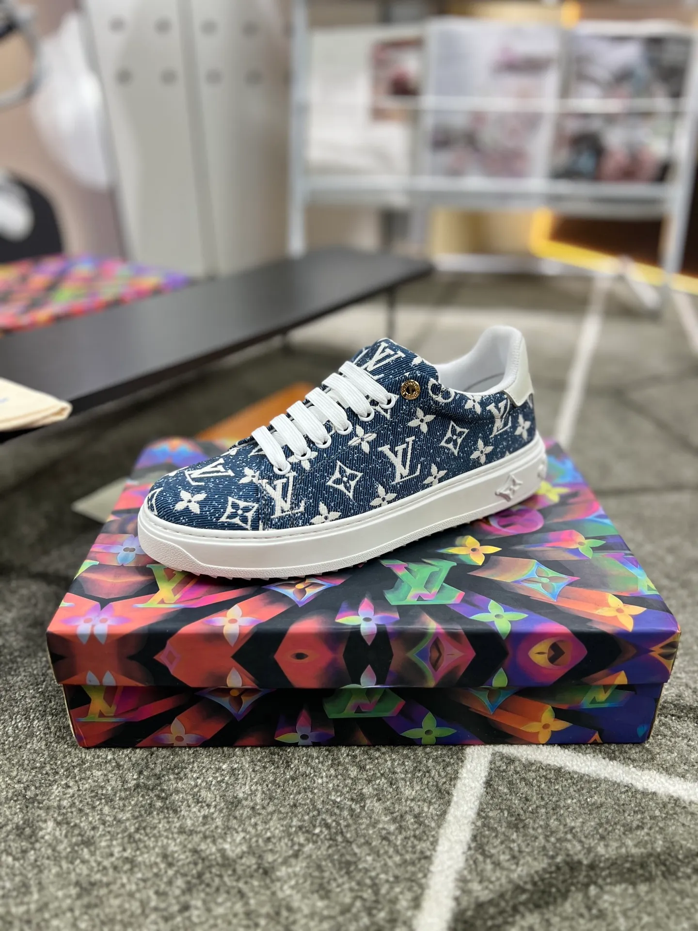 Factory price: 520💰LOUIS VUITTON [Louis VUITTON] New trendy Lv is on the market🎁, casual and fashionable men's shoes👟The upper is made of imported original fabric + cowhide mesh lining, the original wear-resistant rubber outsole, the version is simple and elegant, exclusive for trendy men, six colors available, code number: 38-44, customized 45, 46